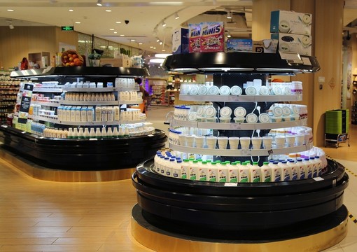 商場(chǎng) 超市 奶制品 專柜