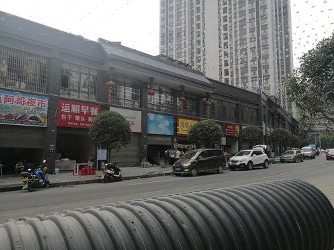 商場(chǎng)樓房外觀