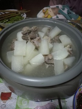 蘿卜燉排骨