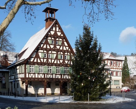 uhlbach，冬天的市政廳