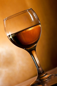 玻璃酒杯