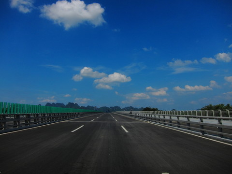 橋面