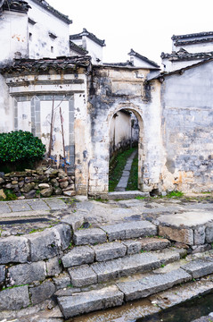 關(guān)麓民居