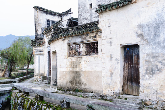 關(guān)麓民居