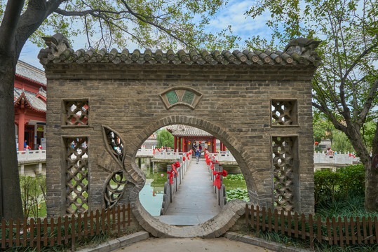 高清園林門