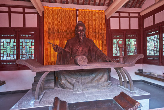 華佗坐像