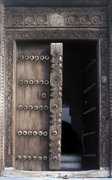 門，坦桑尼亞
