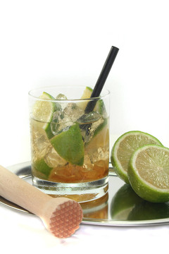 用鮮石灰caipirinha