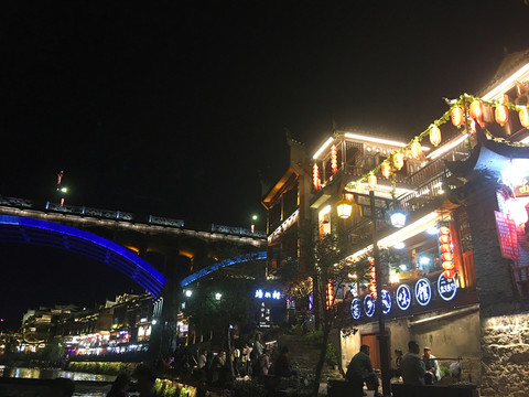 鳳凰古城商業(yè)街夜景