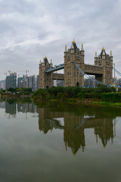 小外灘塔影橋
