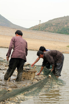 捕魚 收網(wǎng)