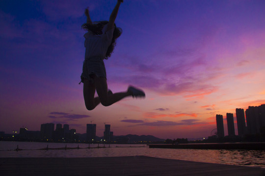 梅溪湖夕陽(yáng)晚霞