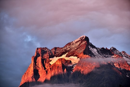 雪山夕照