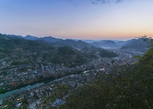 鎮(zhèn)遠(yuǎn)石屏山頂