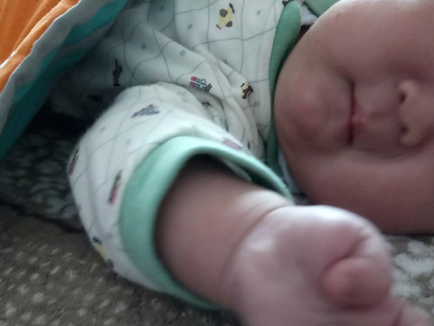 睡覺的嬰兒