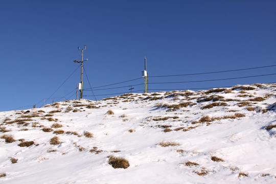 山頂輸電塔