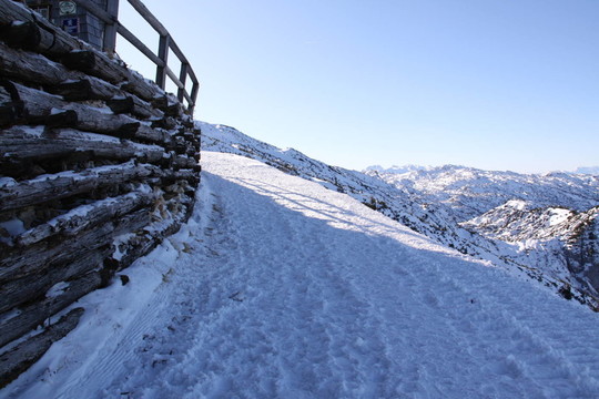 雪的痕跡
