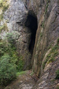山洞
