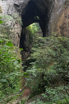 山洞