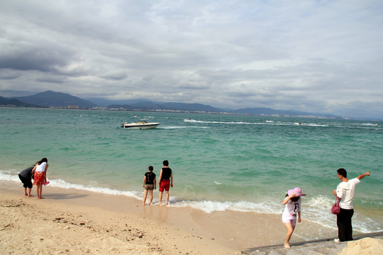 海邊玩耍