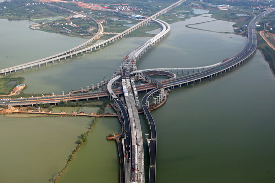 立交橋建設(shè) 水上施工