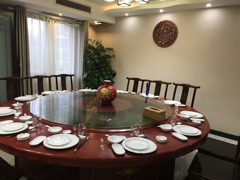 餐桌