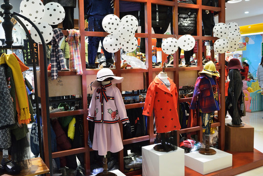 童裝 服裝 時(shí)裝 鞋 鞋店