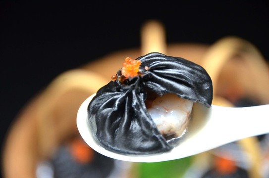 烏金蝦仁湯包