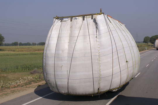 印度超載卡車