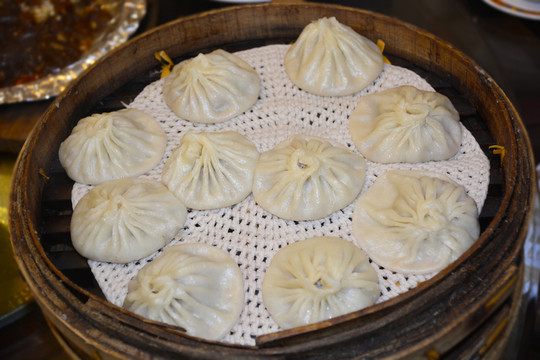 灌湯包子