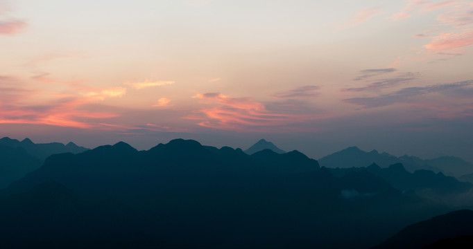群山