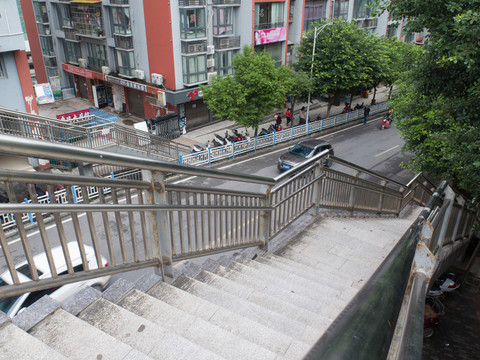 人行天橋梯道