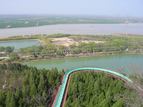 遠(yuǎn)眺黃河風(fēng)景區(qū)