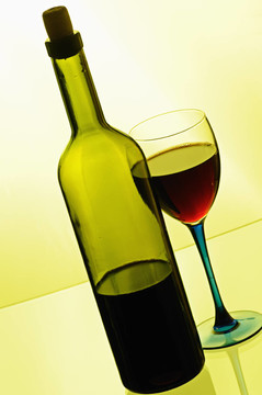 玻璃酒杯