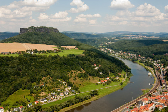 在elbsandsteingebirge lilienstein