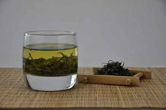 杯子茶葉碧螺春