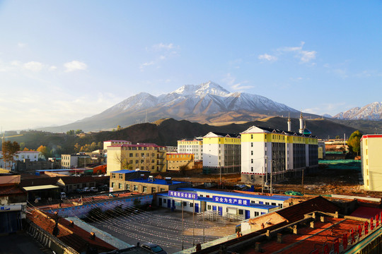 祁連山 祁連縣 雪山 鄉(xiāng)鎮(zhèn) 風(fēng)