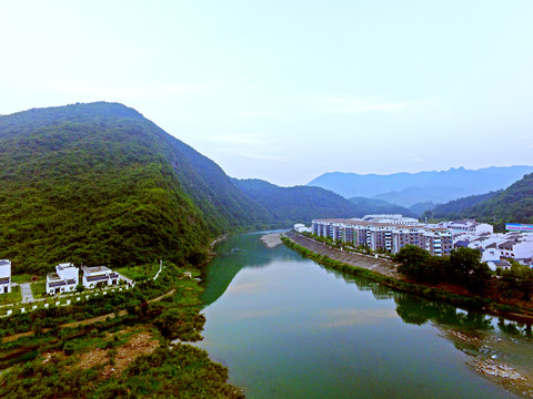 航拍秋浦河