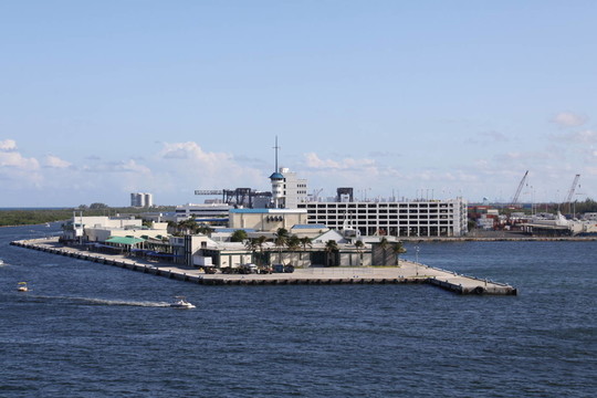 羅德岱爾堡港口
