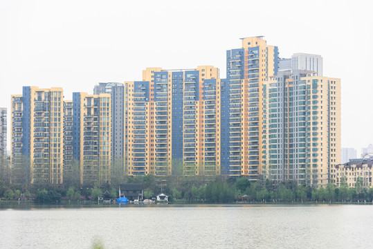 湖畔住宅樓