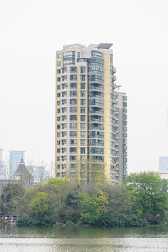 湖畔住宅樓