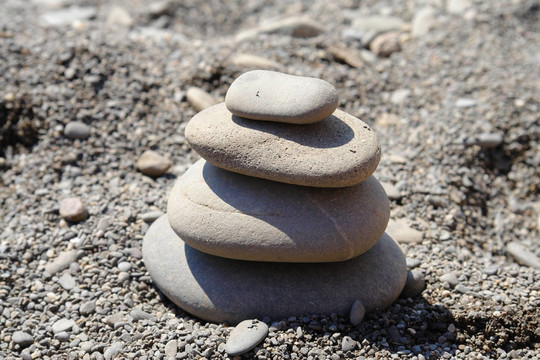 石頭金字塔