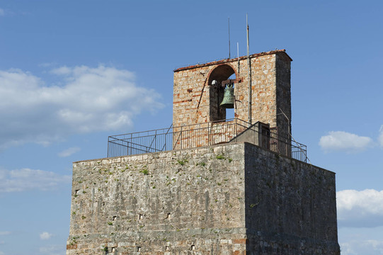 在Massa Marittima塔，意大利