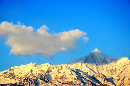 梅里雪山
