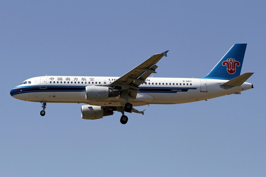 飛機(jī) 航班降落 中國(guó)南方航空