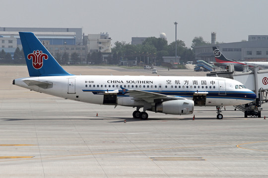 飛機(jī) 航班 滑行 中國南方航空