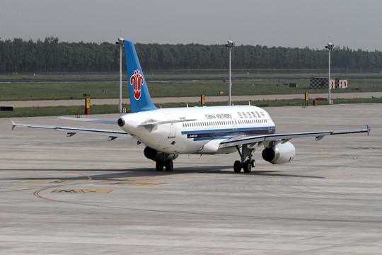 飛機(jī) 航班 滑行 中國(guó)南方航空
