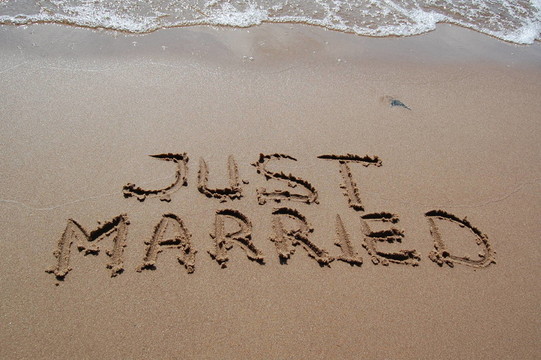 剛剛結(jié)婚