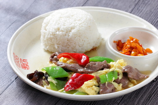 牛肉雞蛋飯
