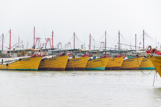 海邊漁船